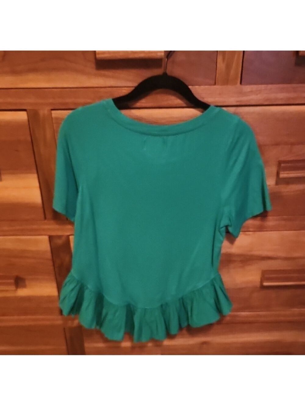 Anthropologie Green Short Sleeve Ruffle Bottom Unique Casual Loosefit Tee XS - Picture 4 of 4